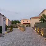 Vasilopoulos Residences - Anthia With Jaccuzzi & Emelia With Shared Pool וילה