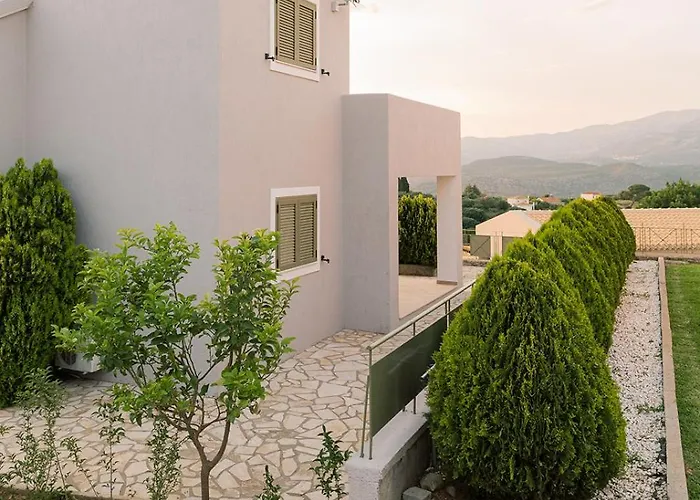 Vasilopoulos Residences - Anthia With Jaccuzzi & Emelia With Shared Pool Vila