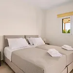 Vasilopoulos Residences - Anthia With Jaccuzzi & Emelia With Shared Pool فيلة