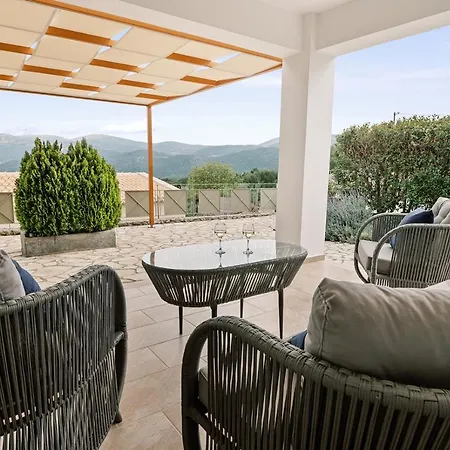 Vasilopoulos Residences - Anthia With Jaccuzzi & Emelia With Shared Pool アルゴストリオン